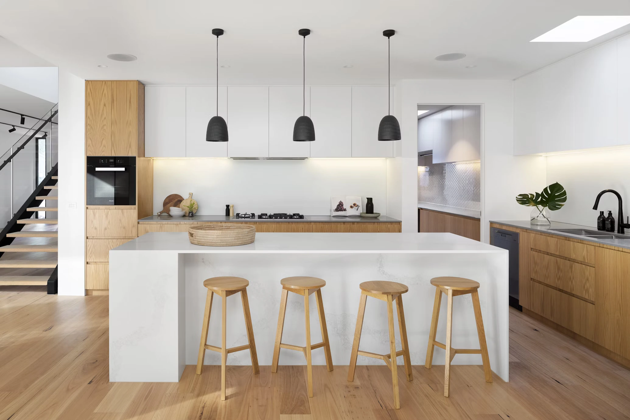 Kitchen set apartemen custom Tertata