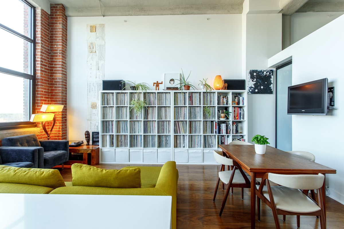 Inspirasi desain interior apartemen studio yang fungsional dan modern